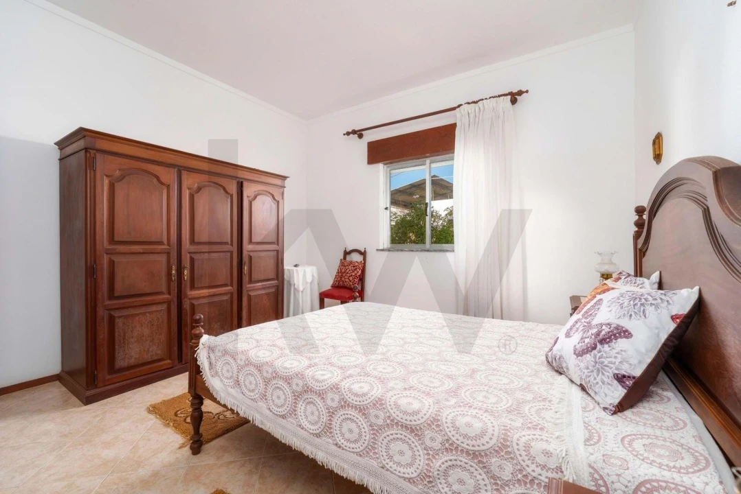 Moradia T4 para Venda em Santa Barbara de Nexe Foto 15