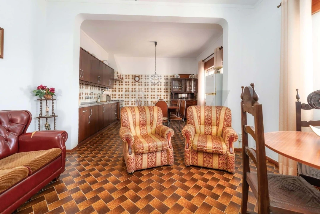 Moradia T4 para Venda em Santa Barbara de Nexe Foto 19