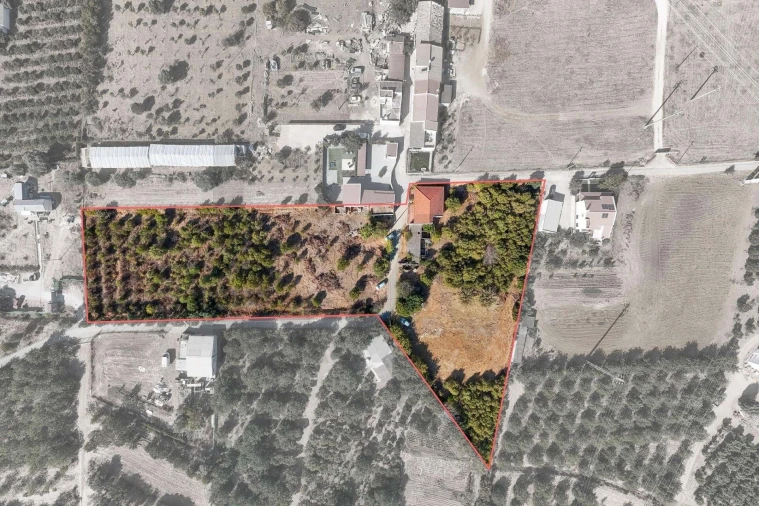 Moradia T4 para Venda em Santa Barbara de Nexe Foto 43