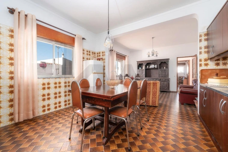 Moradia T4 para Venda em Santa Barbara de Nexe Foto 22