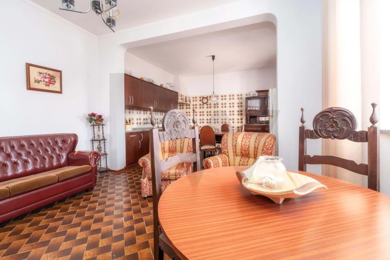 Moradia T4 para Venda em Santa Barbara de Nexe Foto 20