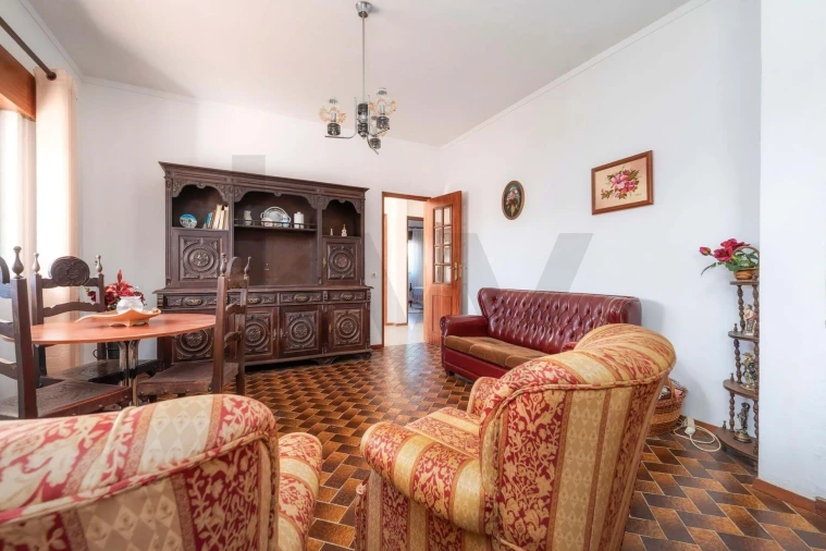 Moradia T4 para Venda em Santa Barbara de Nexe Foto 24