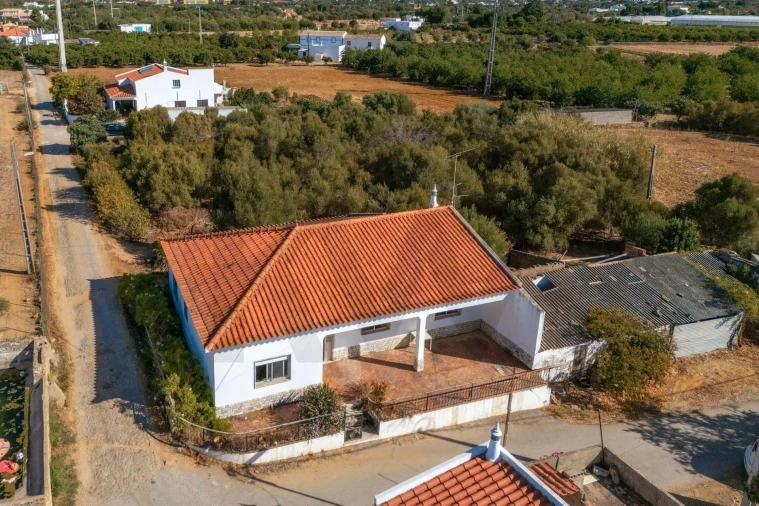 Moradia T4 para Venda em Santa Barbara de Nexe Foto 36