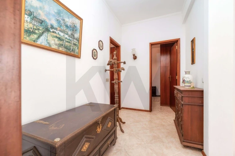 Moradia T4 para Venda em Santa Barbara de Nexe Foto 26