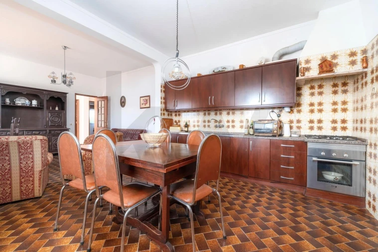 Moradia T4 para Venda em Santa Barbara de Nexe Foto 23