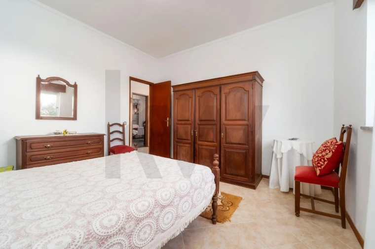 Moradia T4 para Venda em Santa Barbara de Nexe Foto 17