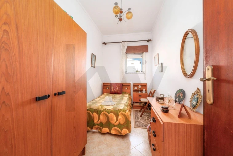 Moradia T4 para Venda em Santa Barbara de Nexe Foto 13