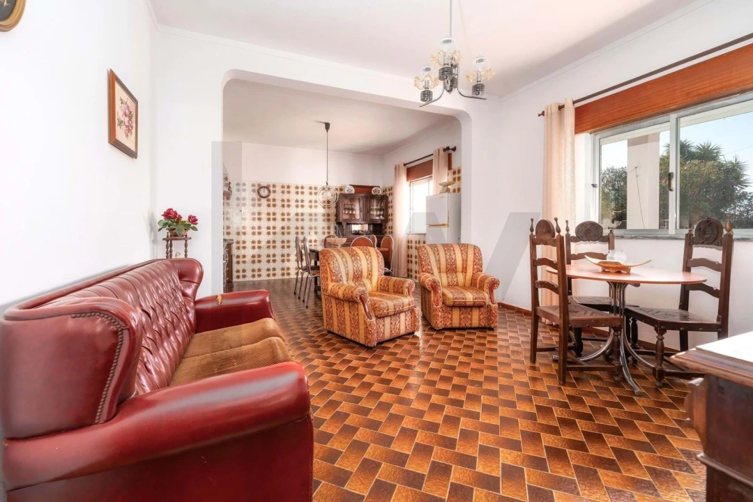 Moradia T4 para Venda em Santa Barbara de Nexe Foto 18