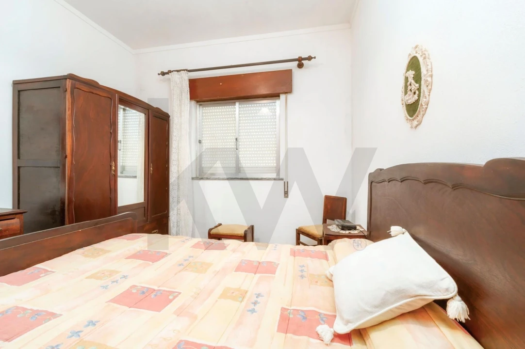 Moradia T4 para Venda em Santa Barbara de Nexe Foto 32