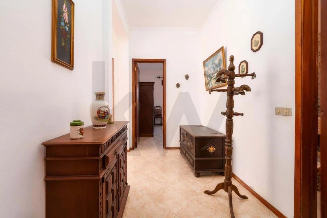 Moradia T4 para Venda em Santa Barbara de Nexe Foto 27