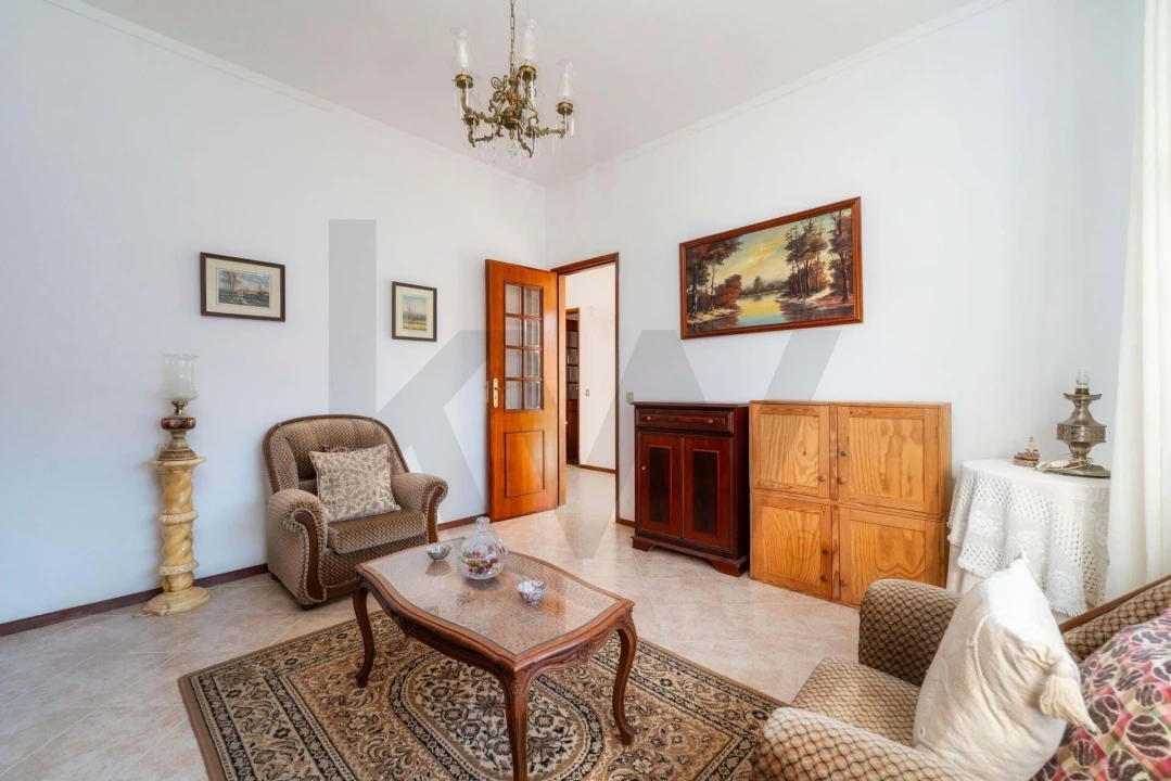 Moradia T4 para Venda em Santa Barbara de Nexe Foto 11