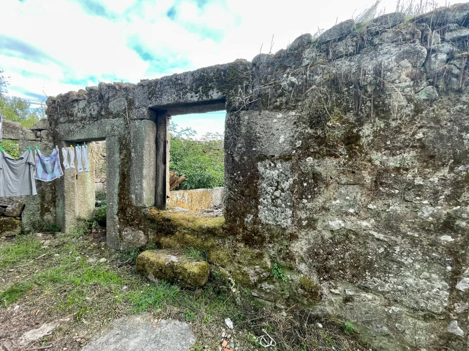 Moradia T0 para Venda em São João de Lourosa Foto 13