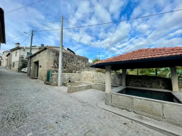 Moradia T0 para Venda em São João de Lourosa