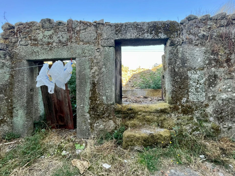 Moradia T0 para Venda em São João de Lourosa Foto 2