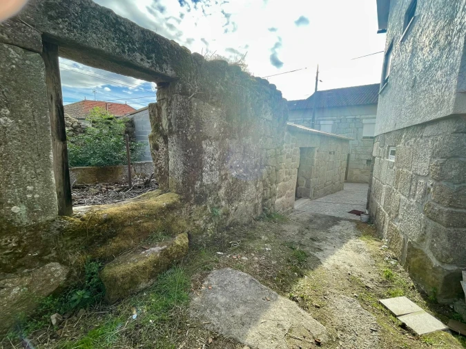 Moradia T0 para Venda em São João de Lourosa Foto 11