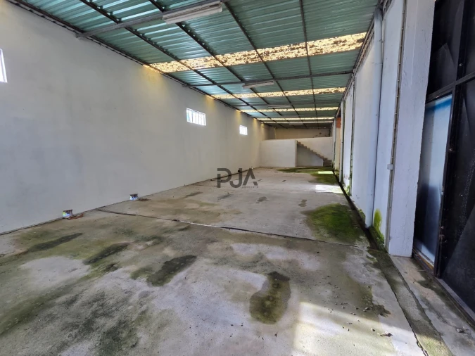 Armazém para Arrendamento em Mangualde, Mesquitela e Cunha Alta Foto 1