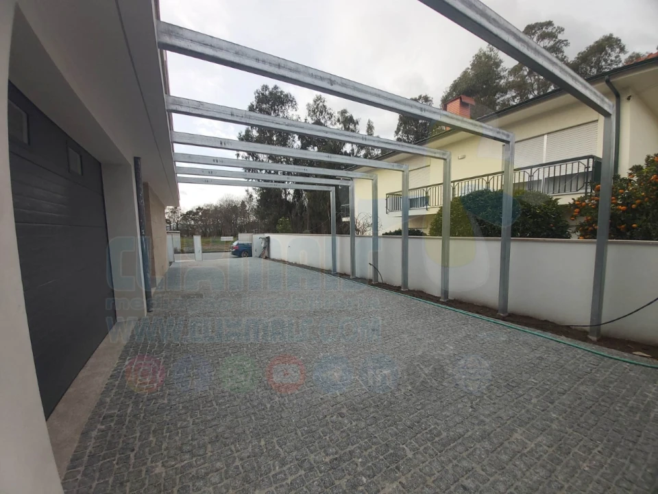 Moradia T4 para Venda em Palmeira Foto 8