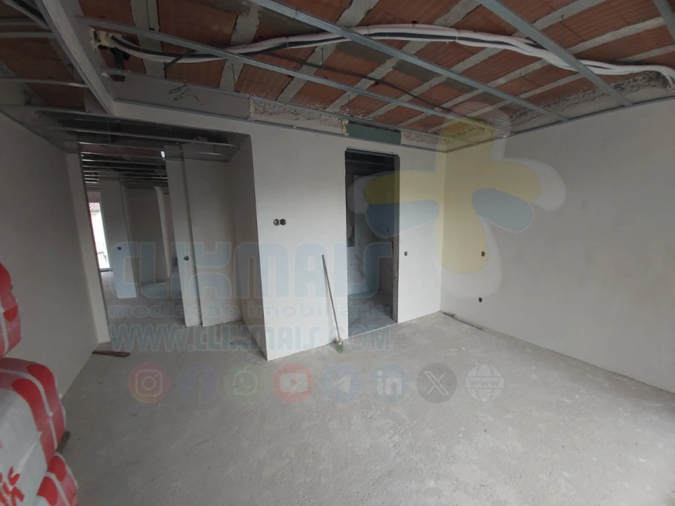 Moradia T4 para Venda em Palmeira Foto 36