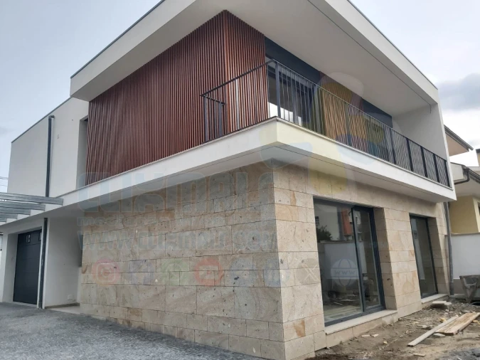 Moradia T4 para Venda em Palmeira Foto 2