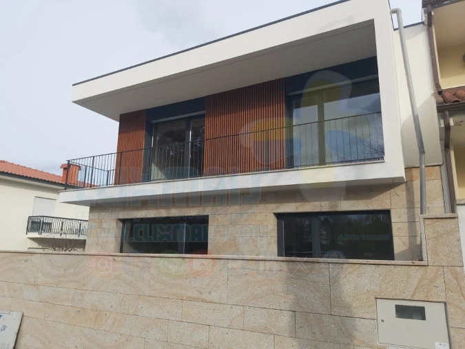 Moradia T4 para Venda em Palmeira Foto 4