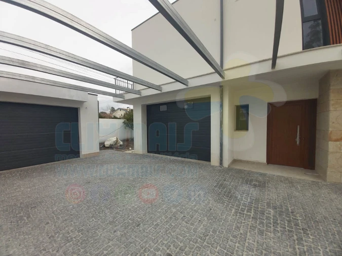 Moradia T4 para Venda em Palmeira Foto 7