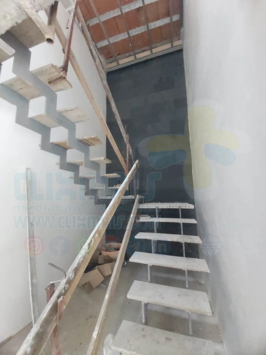 Moradia T4 para Venda em Palmeira Foto 22