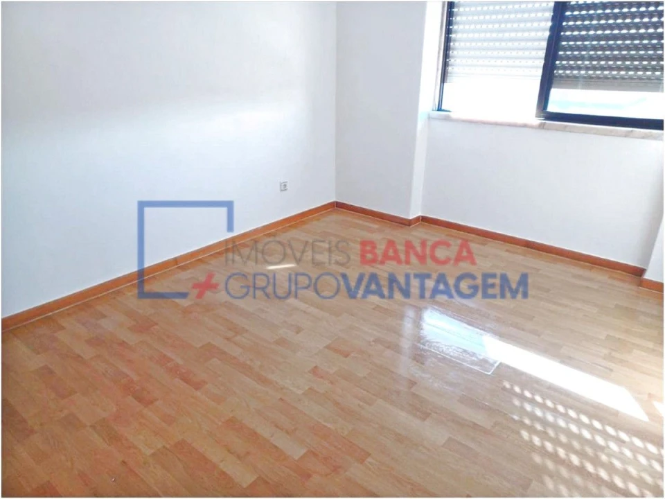 Apartamento T3 para Venda em Amora Foto 3