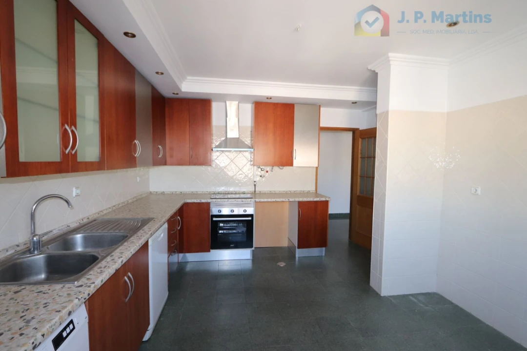 Apartamento T3 para Venda em Amora Foto 4