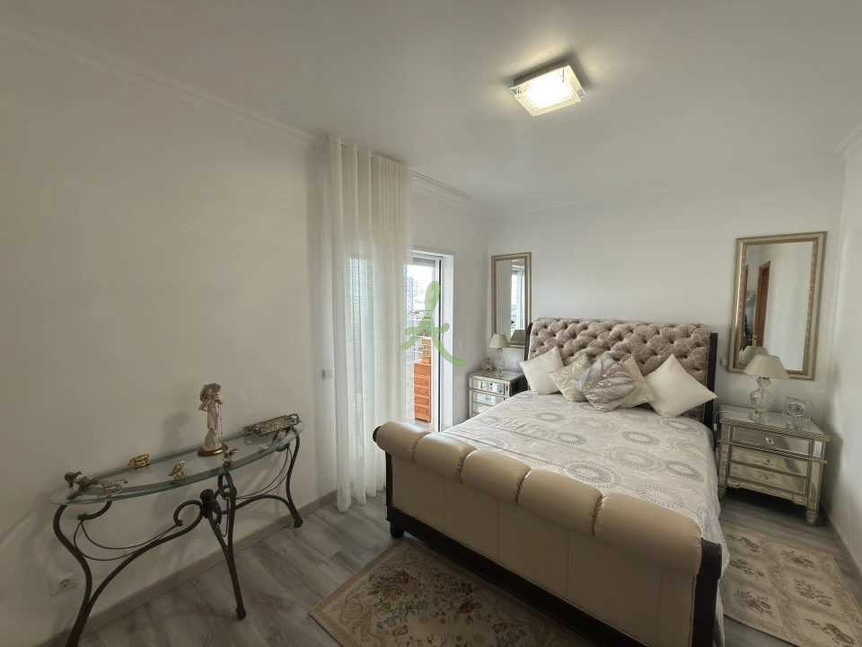 Apartamento T4 para Venda em Portimão Foto 18