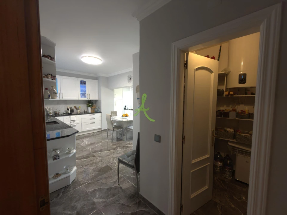 Apartamento T4 para Venda em Portimão Foto 6