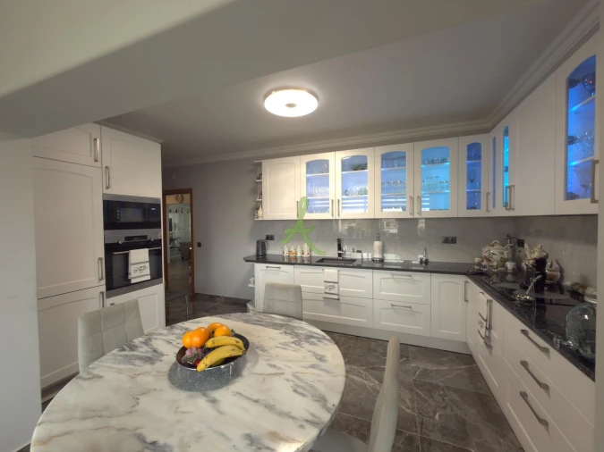 Apartamento T4 para Venda em Portimão Foto 4