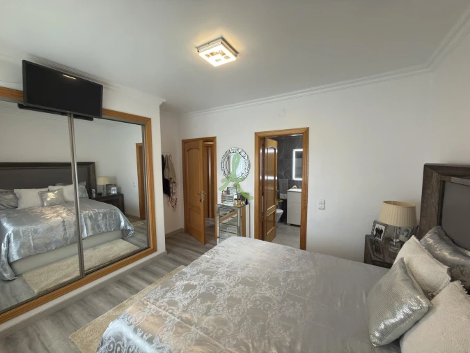 Apartamento T4 para Venda em Portimão Foto 38