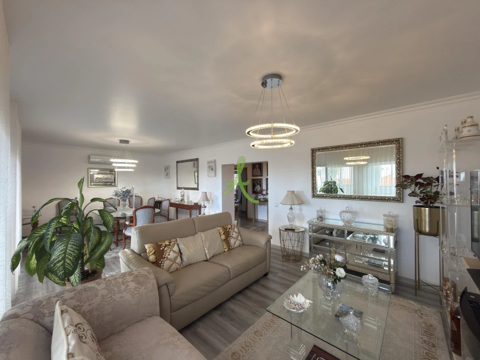 Apartamento T4 para Venda em Portimão Foto 12