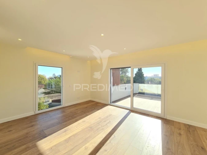 Apartamento T4 para Venda em Cascais e Estoril Foto 3