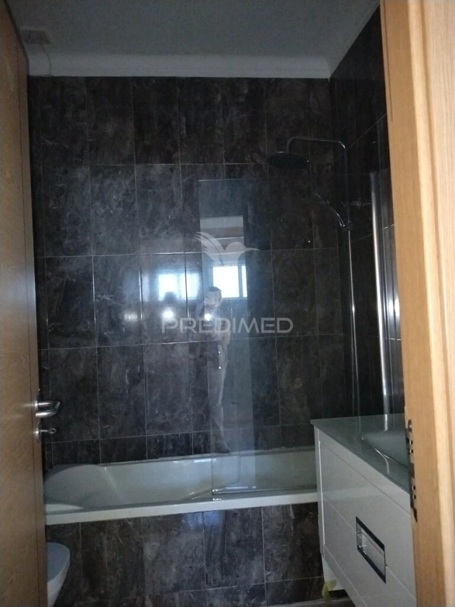 Moradia T5 para Venda em Vila Nova da Telha Foto 12