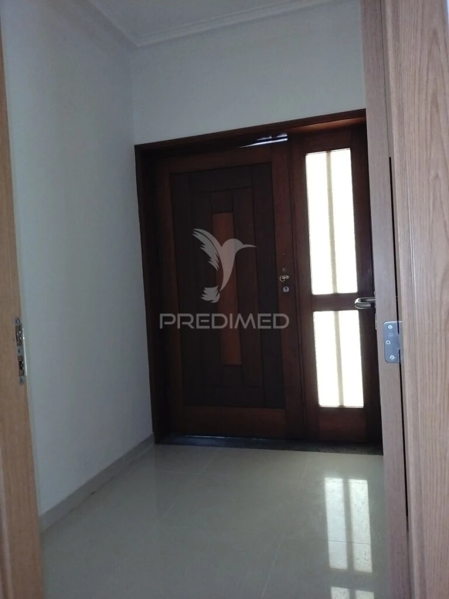 Moradia T5 para Venda em Vila Nova da Telha Foto 2