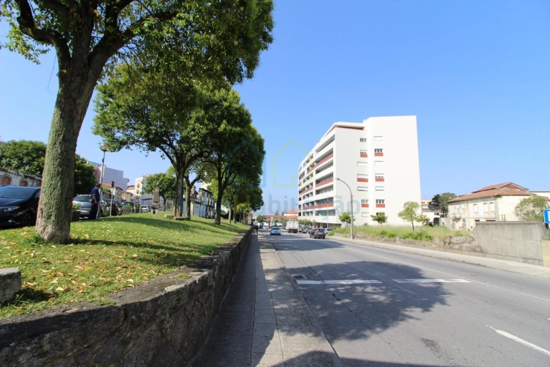 Terreno P/ Prédio para Venda em Braga (Maximinos, Sé e Cividade) Foto 3