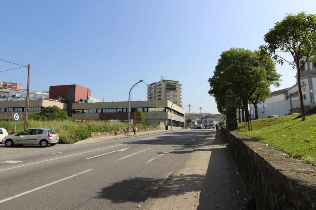 Terreno P/ Prédio para Venda em Braga (Maximinos, Sé e Cividade) Foto 12