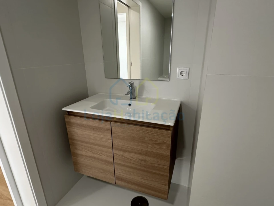 Apartamento T2 para Venda em Vila Nova de Famalicão e Calendário Foto 17