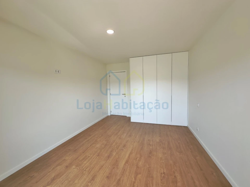Apartamento T2 para Venda em Vila Nova de Famalicão e Calendário Foto 18