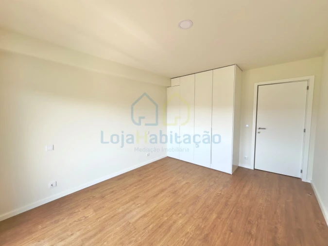 Apartamento T2 para Venda em Vila Nova de Famalicão e Calendário Foto 13