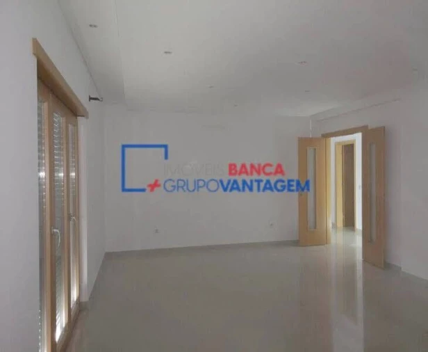 Apartamento T4 para Venda em Pinhal Novo Foto 3