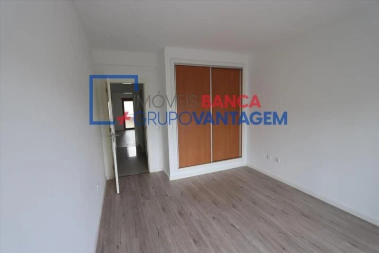 Apartamento T4 para Venda em Pinhal Novo Foto 6