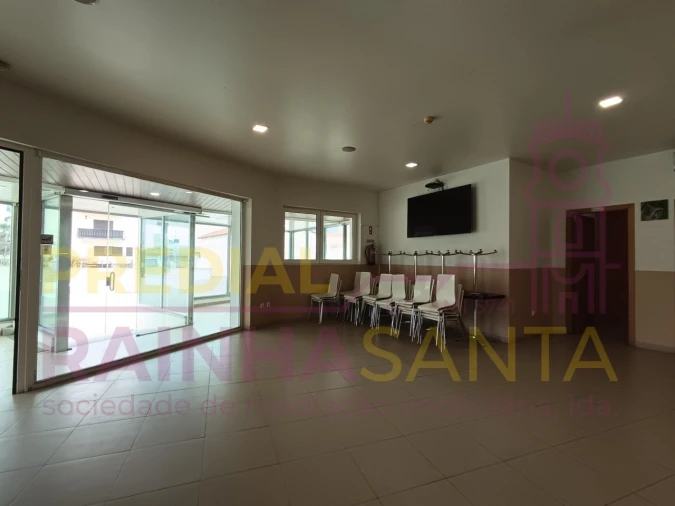 Negócio para Arrendamento em São Pedro Foto 1