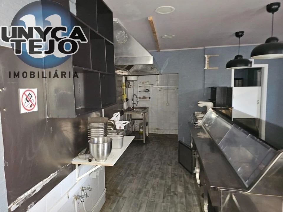Negócio para Arrendamento em Almada, Cova da Piedade, Pragal e Cacilhas Foto 4