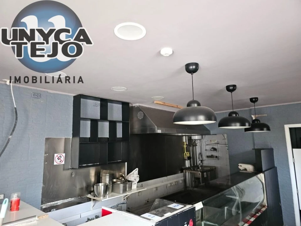 Negócio para Arrendamento em Almada, Cova da Piedade, Pragal e Cacilhas Foto 6