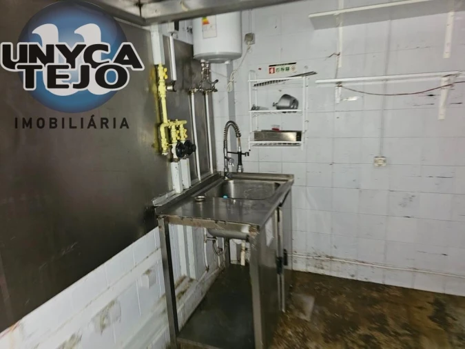 Negócio para Arrendamento em Almada, Cova da Piedade, Pragal e Cacilhas Foto 11