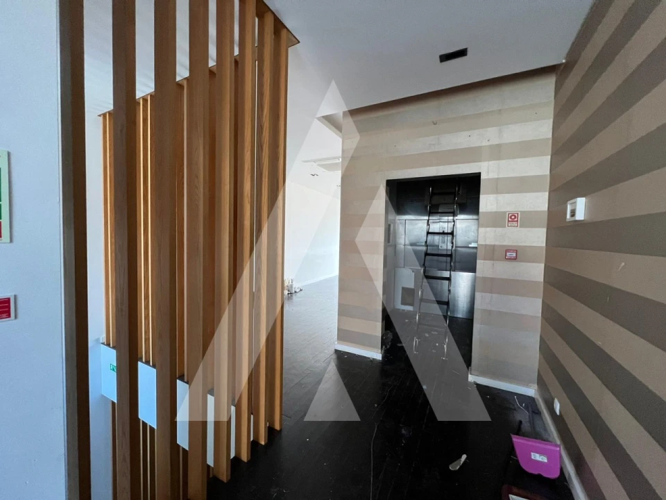 Prédio para Venda em Leiria, Pousos, Barreira e Cortes Foto 9