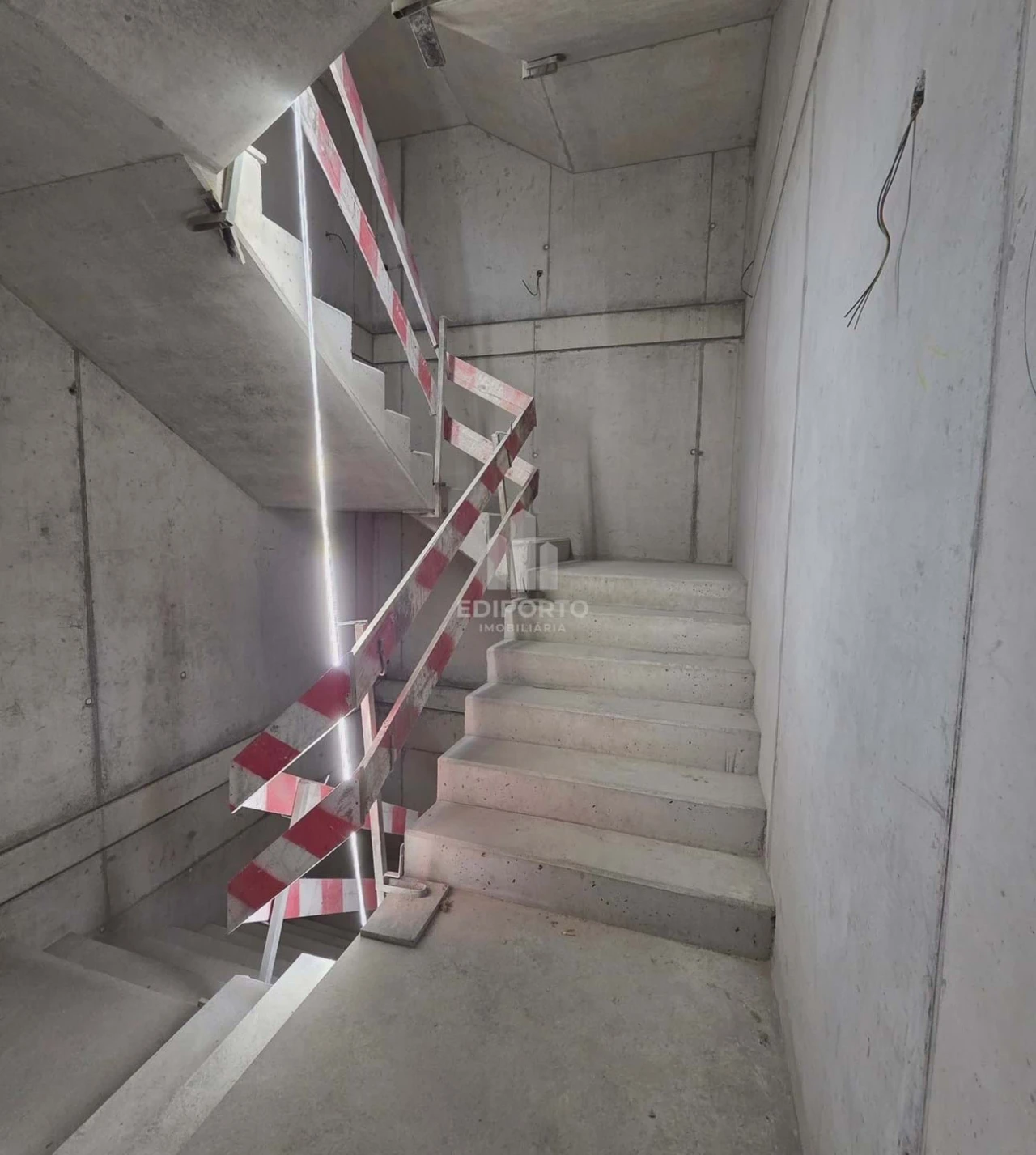 Apartamento T2 para Venda em Lordelo do Ouro e Massarelos Foto 44