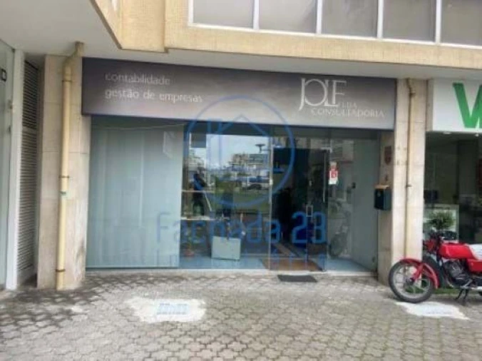 Negócio para Venda em Santo Tirso, Couto (Santa Cristina e São Miguel) e Burgães Foto 2